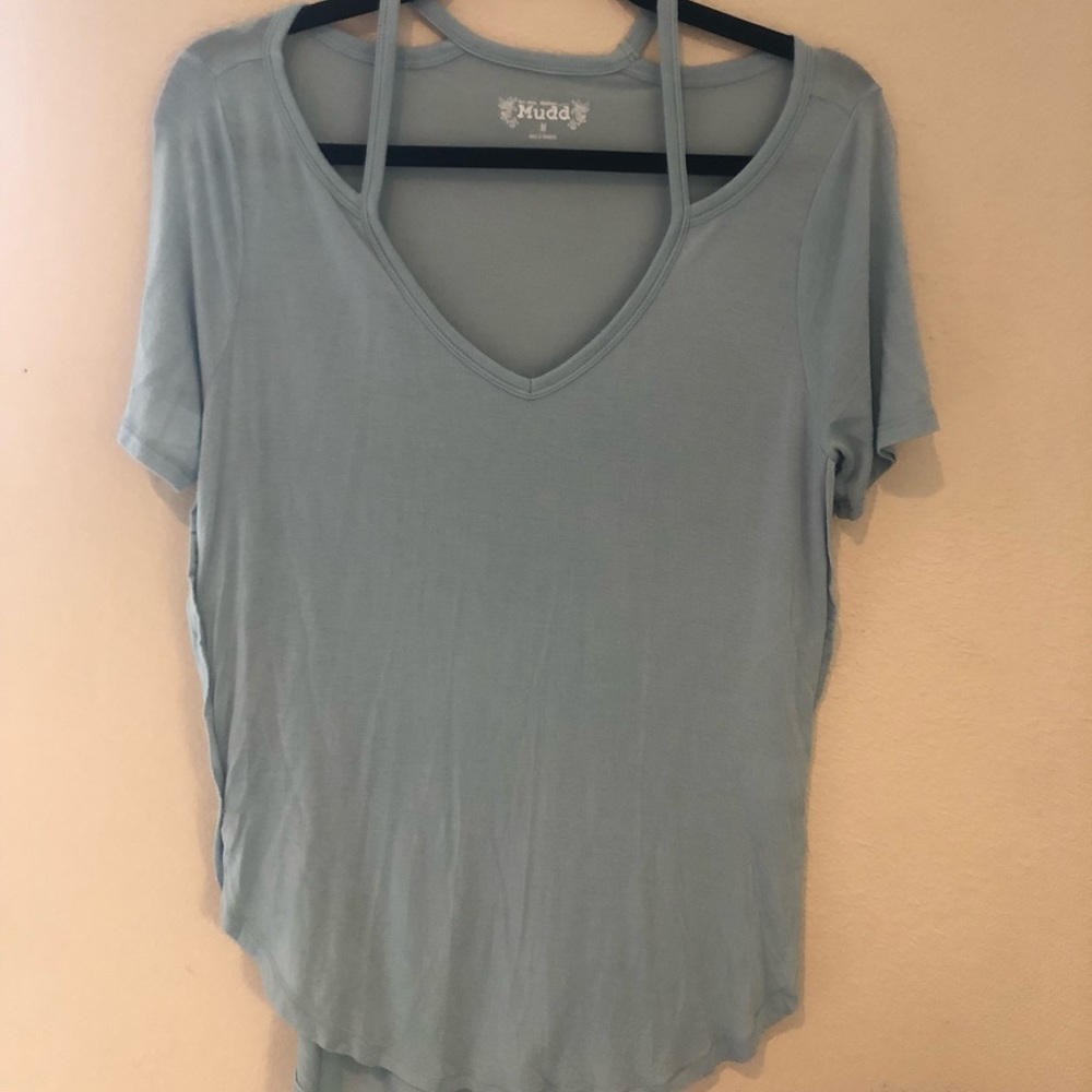 Medium size tee by the brand Mudd. Was worn only a few times.